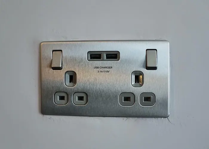 Top Hotels in Vibrant Edmonton, North London