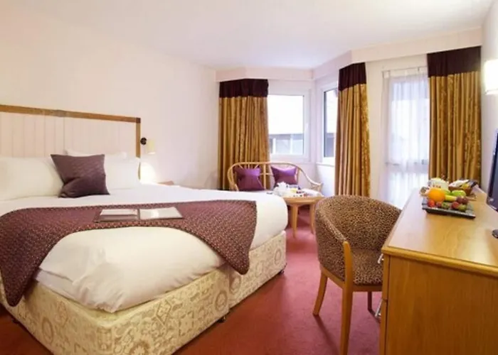 Top Winchester Hotels for Authentic Stays