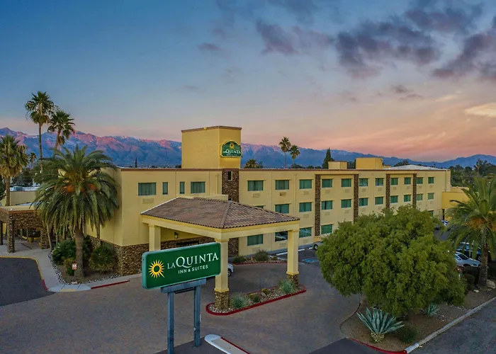 Discover the Best Hotels Near Tucson Medical Center for Your Stay