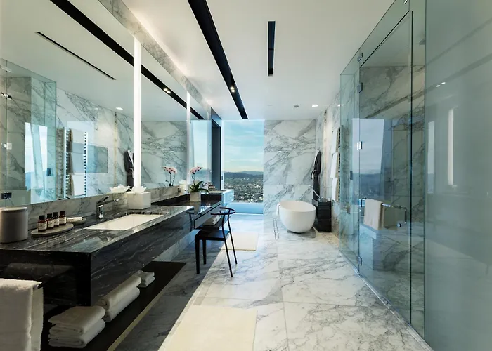 Premium Hotels with In-Room Jacuzzi LA