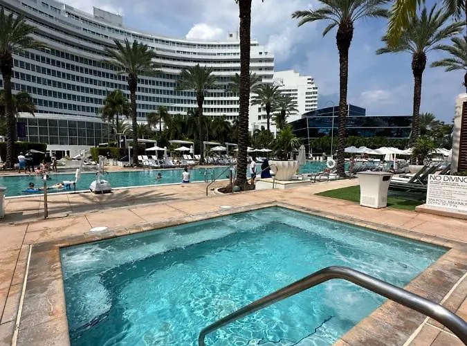 Ultimate Guide to Finding Hotels Near Eden Roc Miami Beach