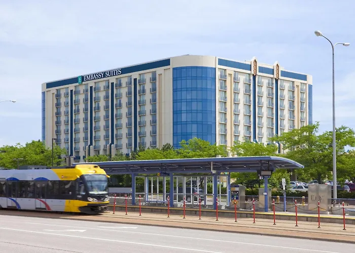 Discover the Best Hotels Near Minneapolis Airport Offering Convenient Shuttle and Parking Facilities