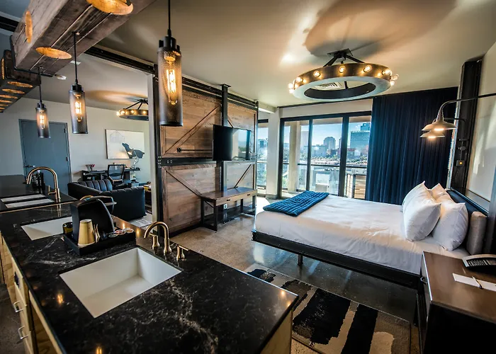 Discover Top Downtown Phoenix Hotels for Your Next Stay
